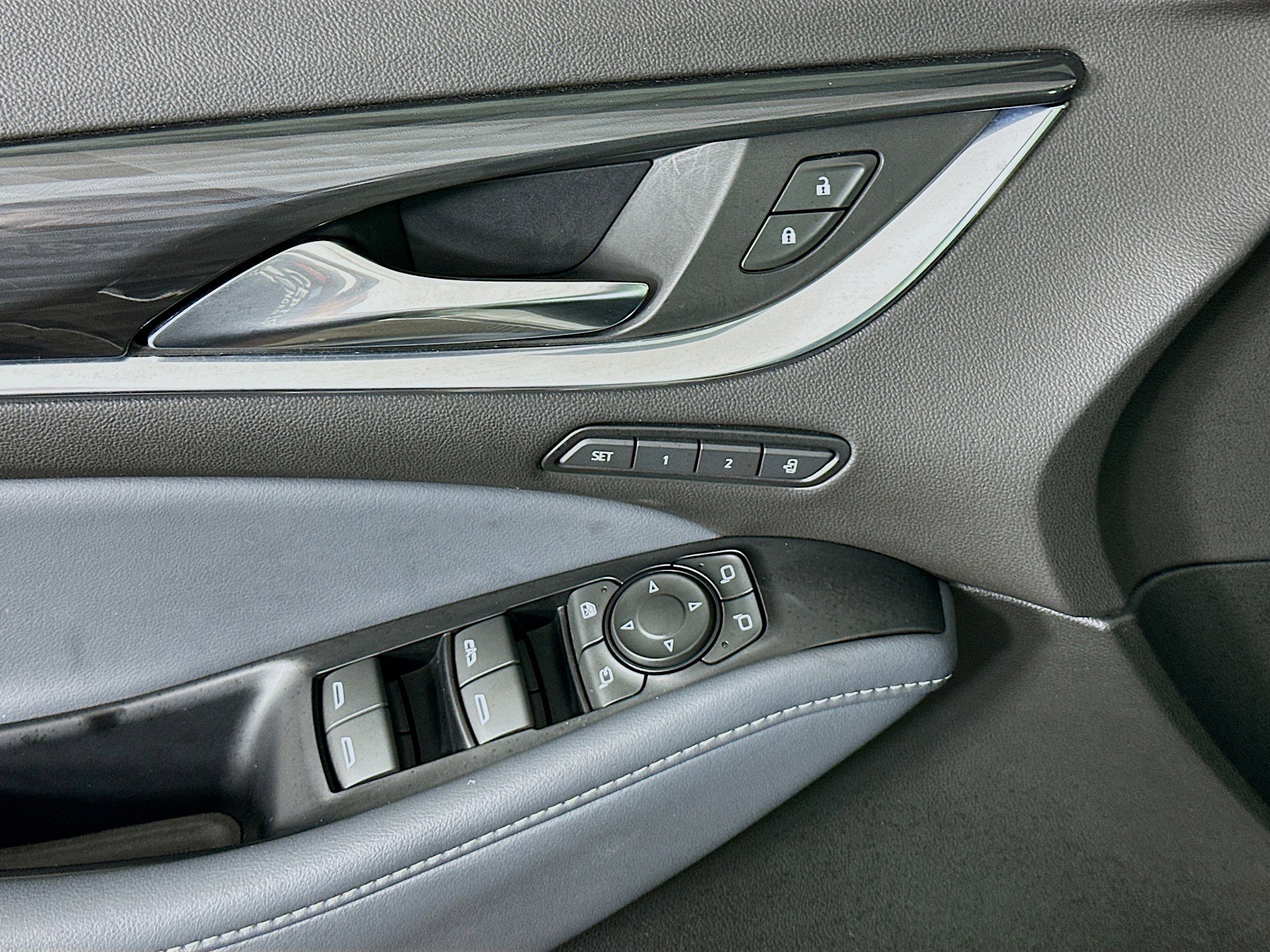 Used 2024 Buick Enclave Premium image 15