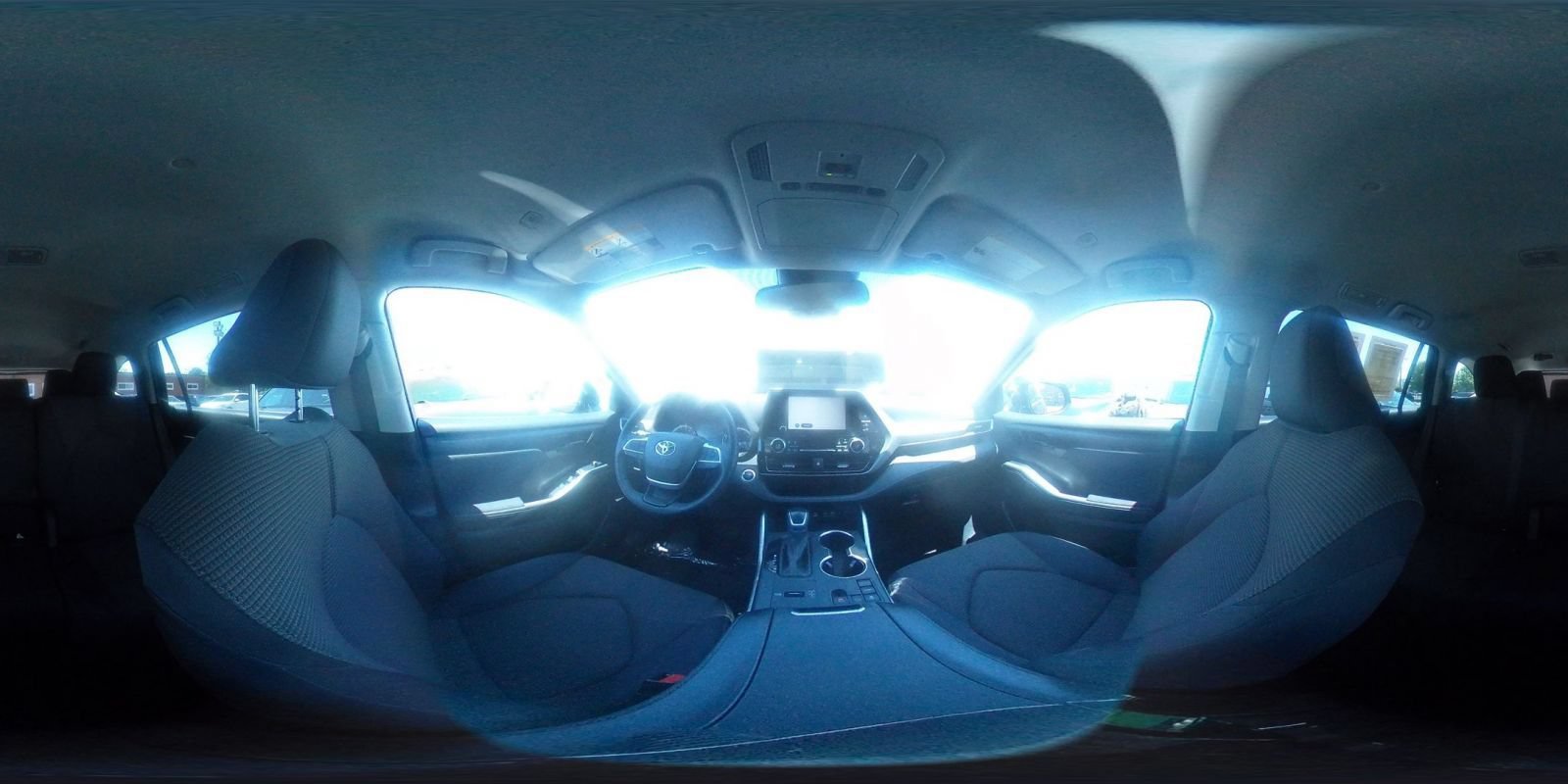 Used 2025 Toyota Highlander LE FWD image 44