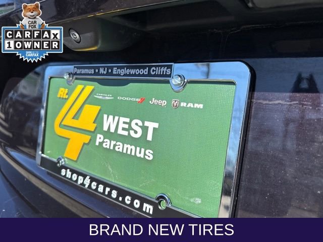 Used 2023 Jeep Grand Cherokee L Limited w/ Black Appearance Package image 16