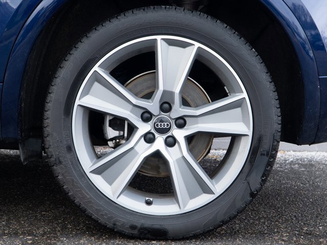 Certified 2025 Audi Q5 2.0T Premium w/ Convenience Plus Package image 13