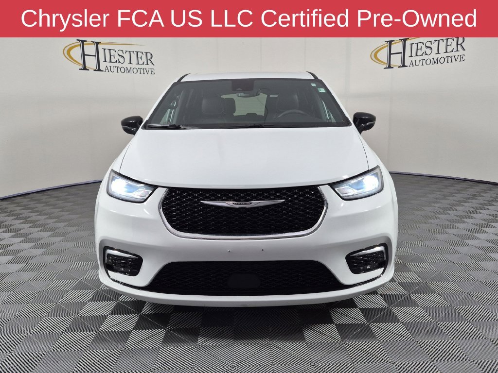 Certified 2025 Chrysler Pacifica Select FWD image 11