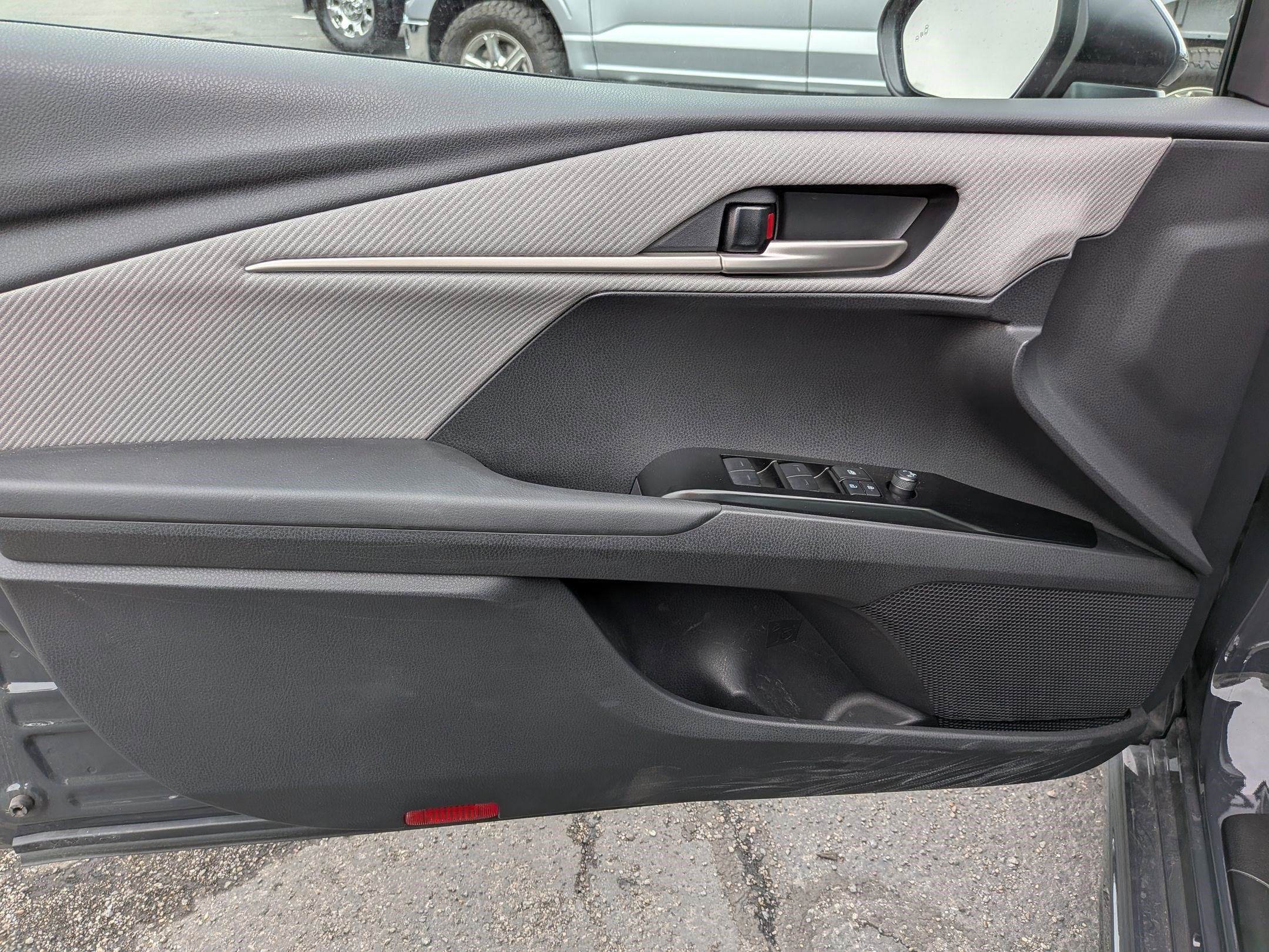 Used 2026 Toyota Camry SE w/ Multimedia Upgrade Package FWD image 15