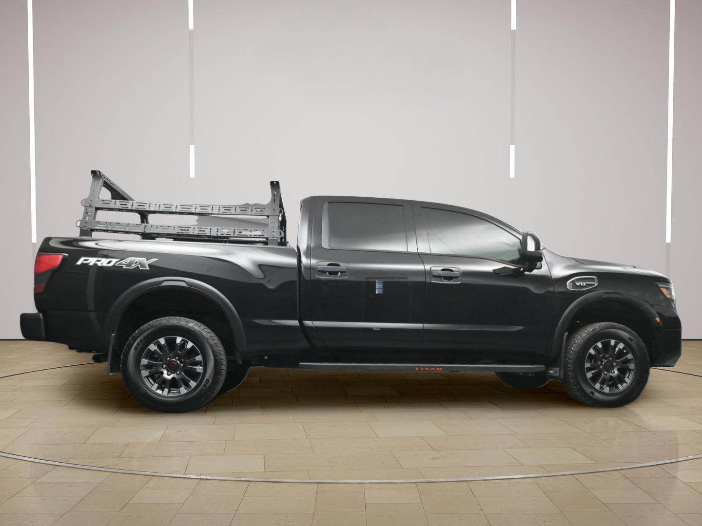 Certified 2024 Nissan Titan XD AWD/4WD image 28