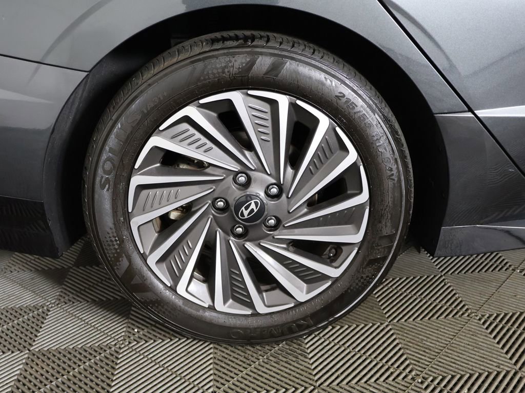 Used 2025 Hyundai Sonata Limited FWD image 25