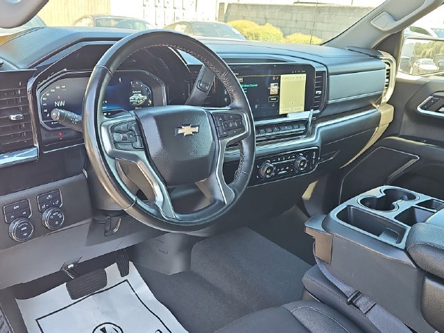 Used 2023 Chevrolet Silverado 1500 LT AWD/4WD image 16
