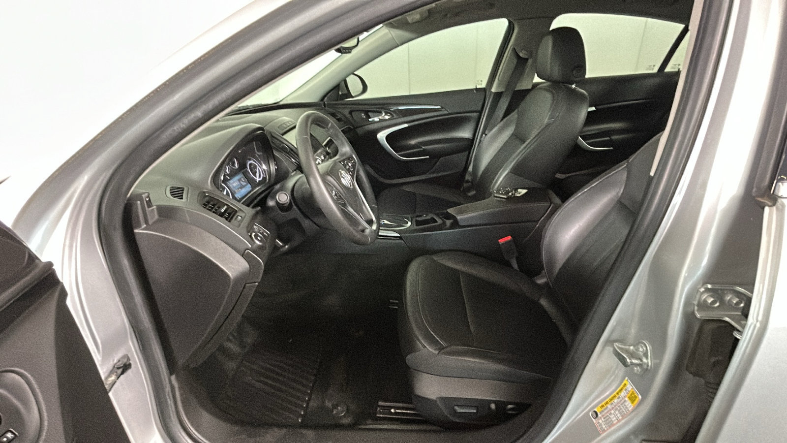 Used 2015 Buick Regal Premium w/ Experience Buick Package FWD image 13