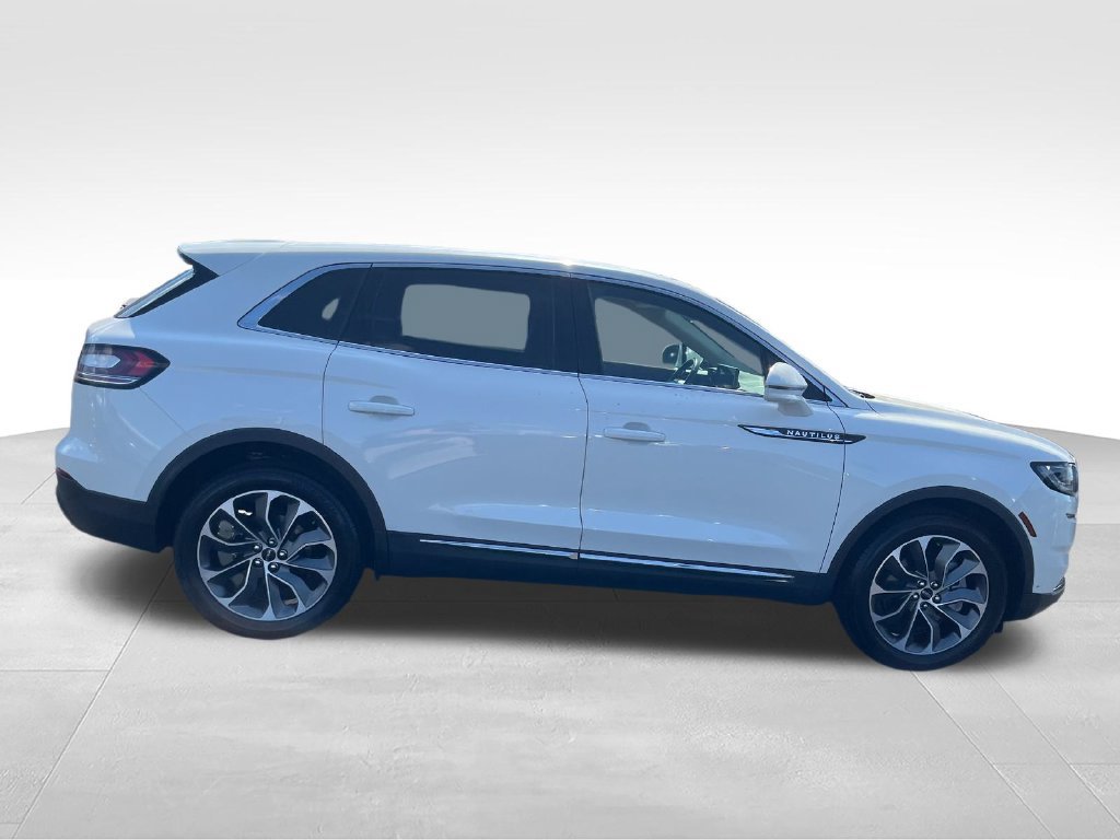Used 2023 Lincoln Nautilus Reserve FWD image 6