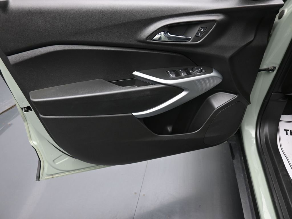 Used 2024 Chevrolet Trax RS w/ Driver Confidence Package image 9