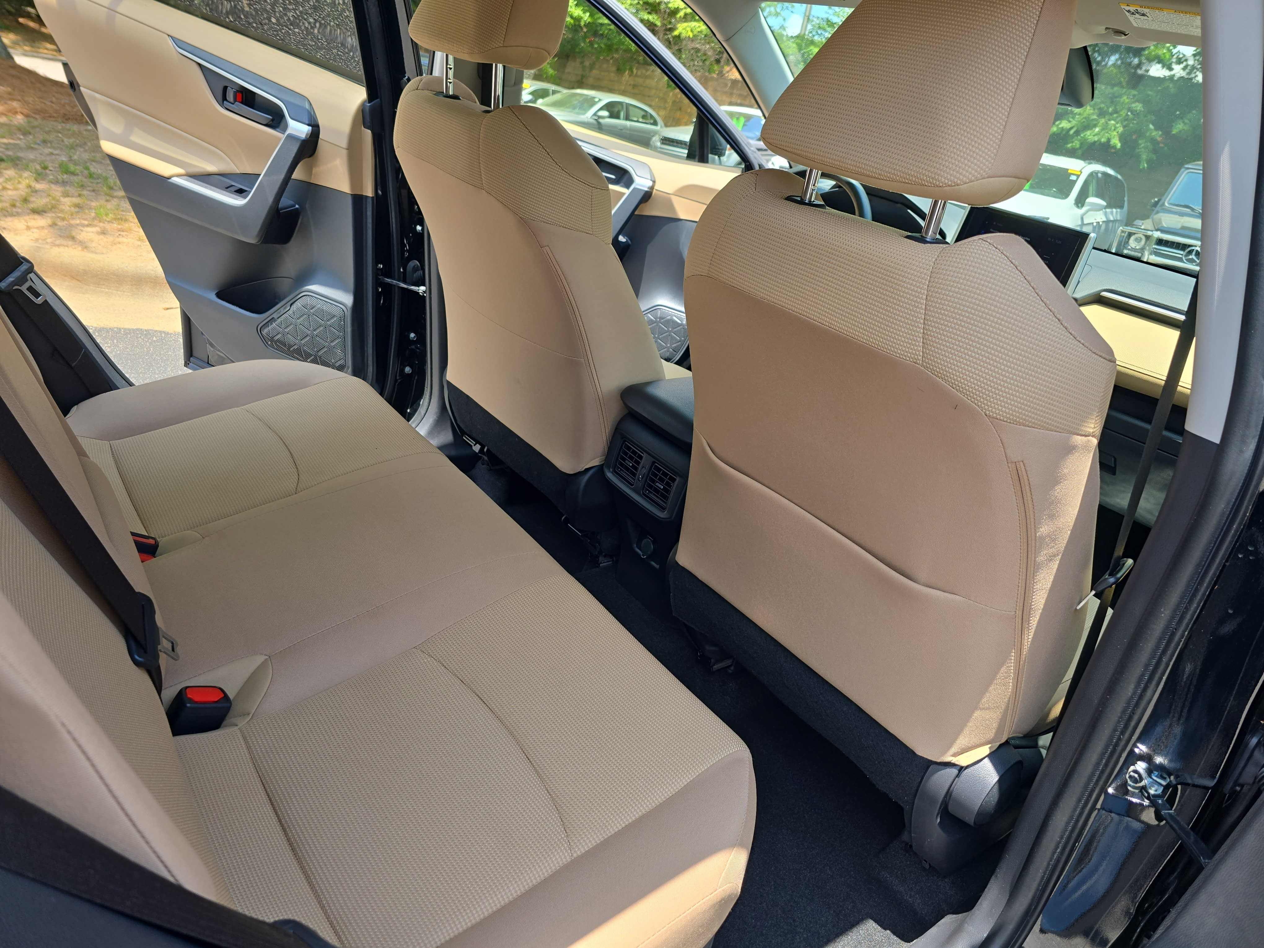 Used 2025 Toyota RAV4 LE AWD/4WD image 11