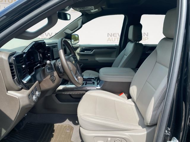 Used 2025 Chevrolet Silverado 1500 LTZ AWD/4WD image 9