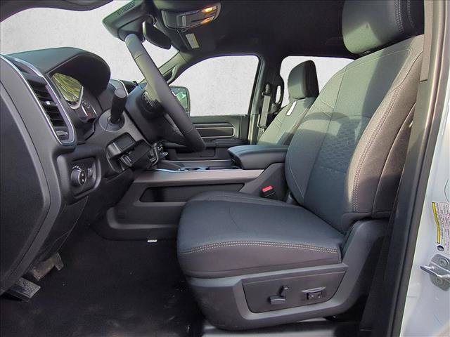 New 2026 RAM 3500 Big Horn AWD/4WD image 4