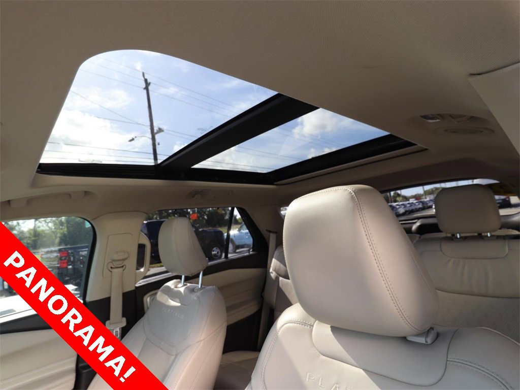 Certified 2022 Ford Explorer Platinum w/ Equipment Group 601A image 4