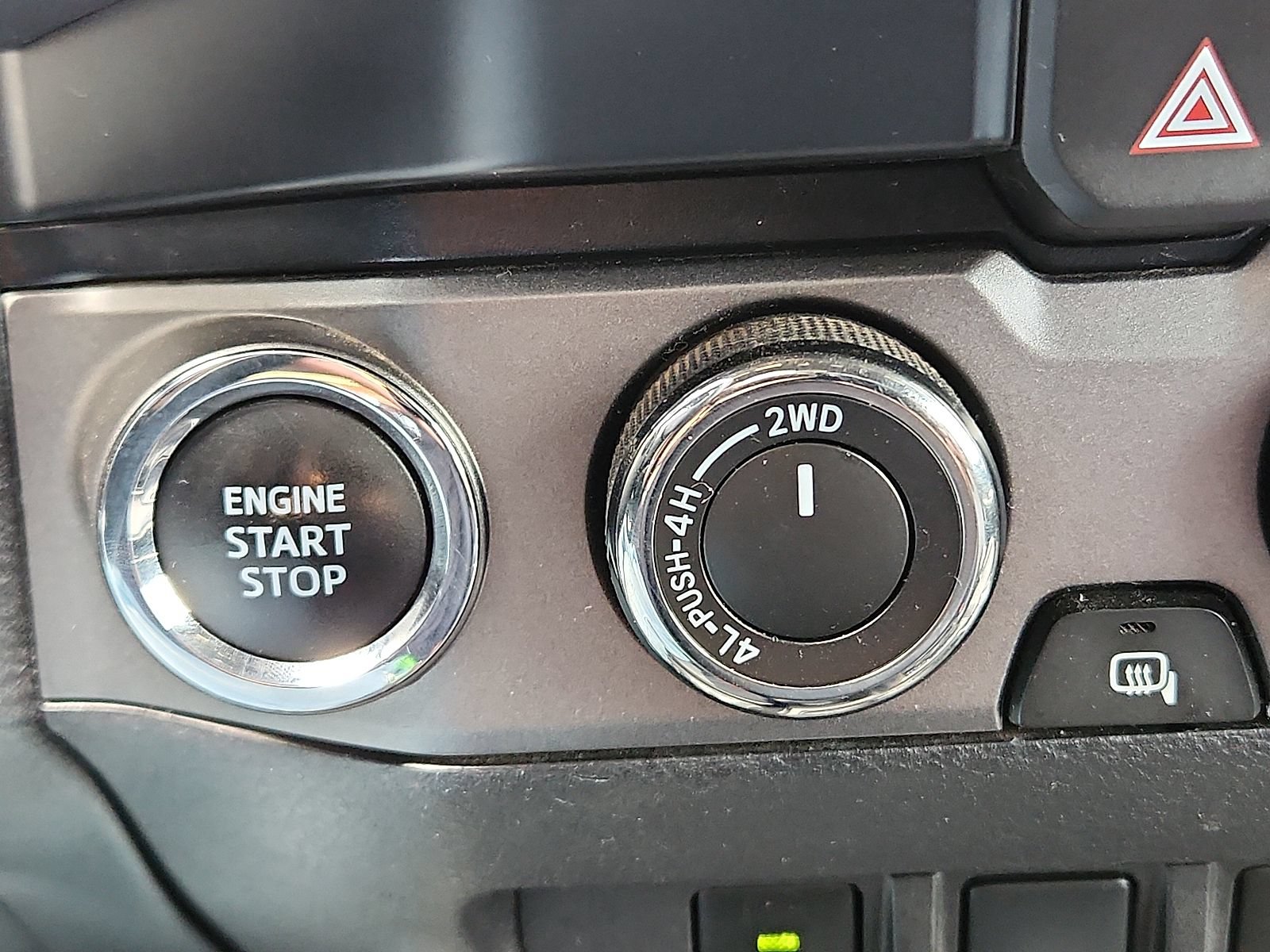 Used 2020 Toyota Tacoma TRD Off-Road w/ Technology Package AWD/4WD image 13