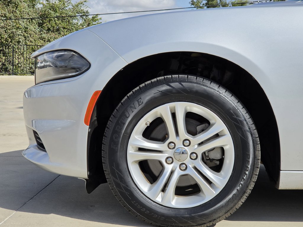 Used 2022 Dodge Charger SXT RWD image 7
