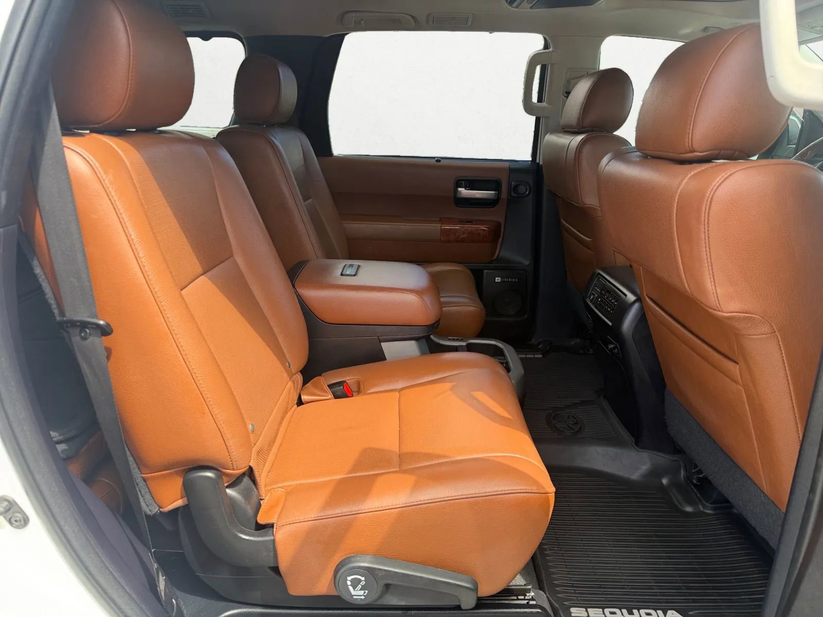 Used 2020 Toyota Sequoia Platinum AWD/4WD image 27