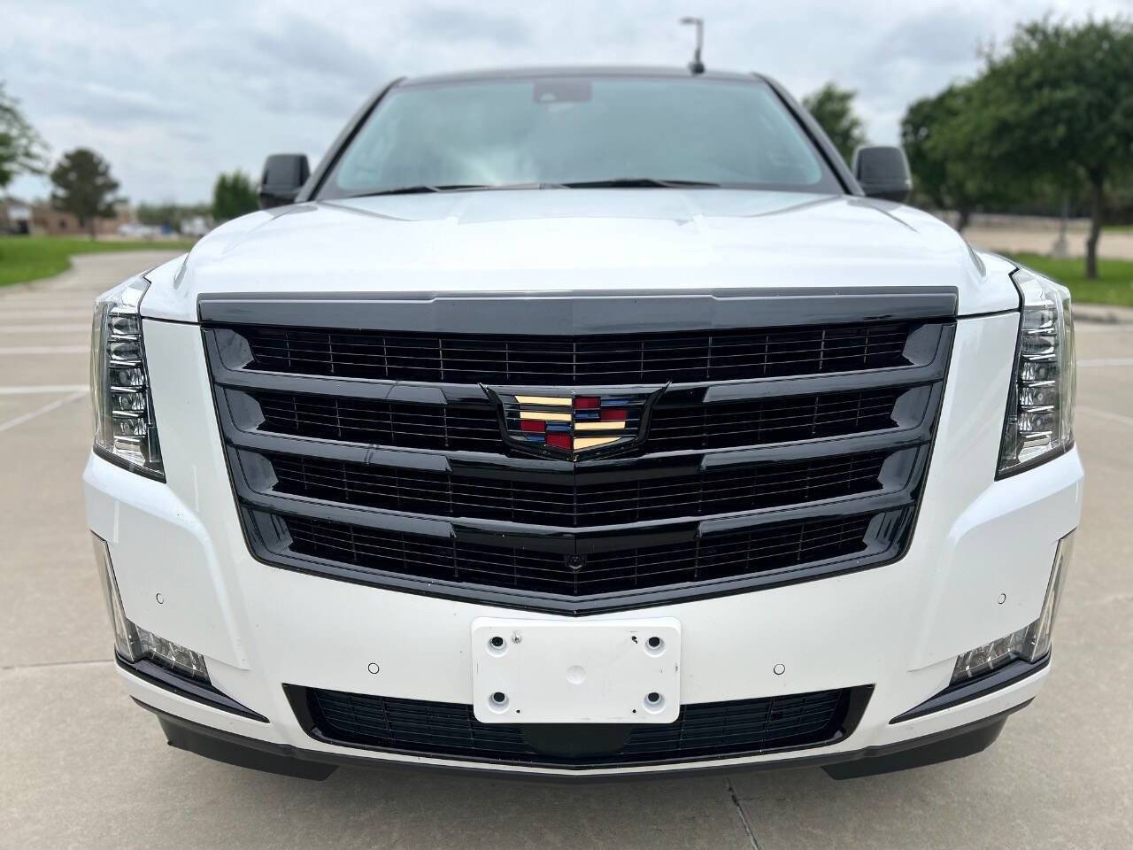 Used 2020 Cadillac Escalade Premium Luxury image 3
