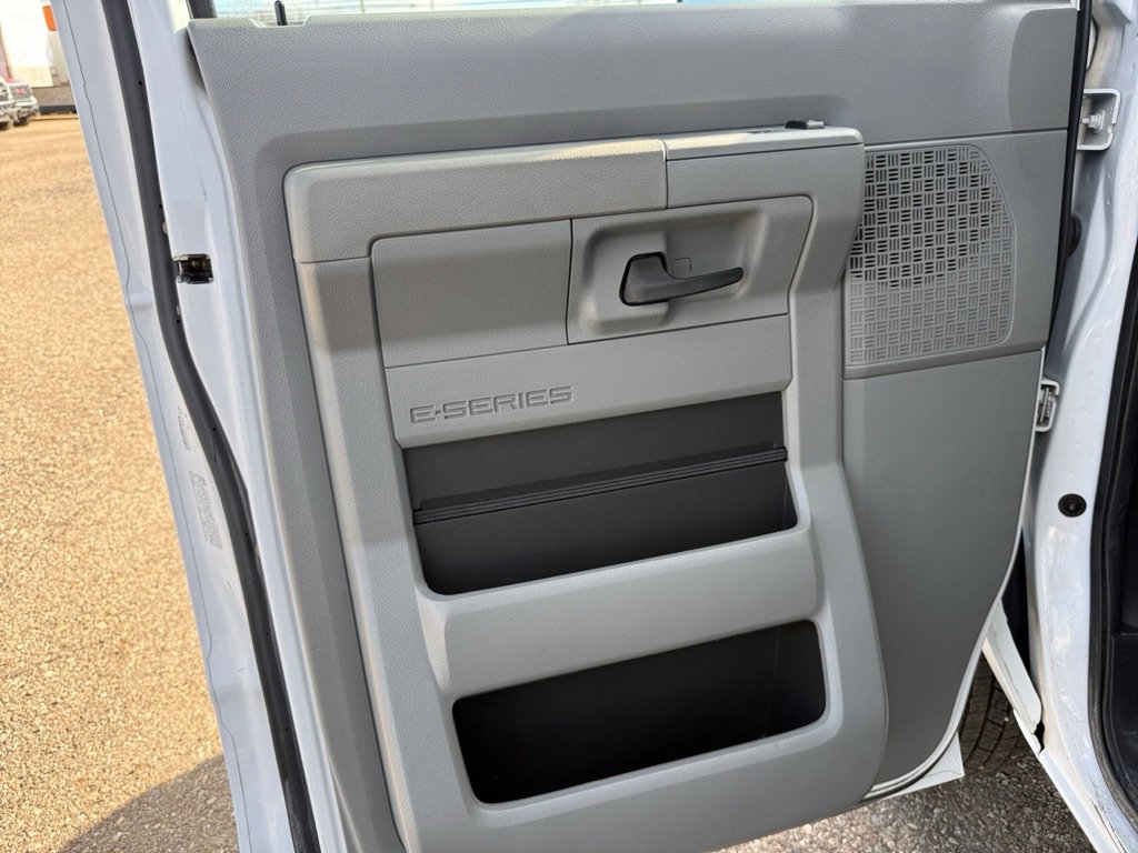 Used 2021 Ford E-350 and Econoline 350 Super Duty w/ Power Windows & Locks Group image 26