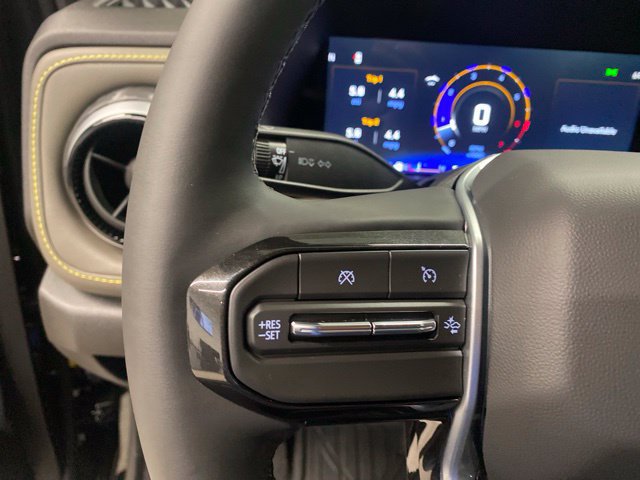 New 2026 Chevrolet Colorado ZR2 w/ Technology Package AWD/4WD image 14