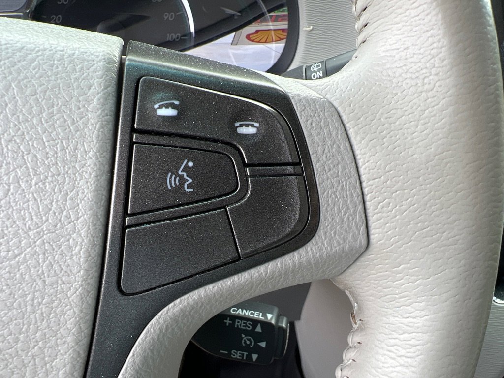 Used 2012 Toyota Sienna Limited w/ Premium Pkg image 19