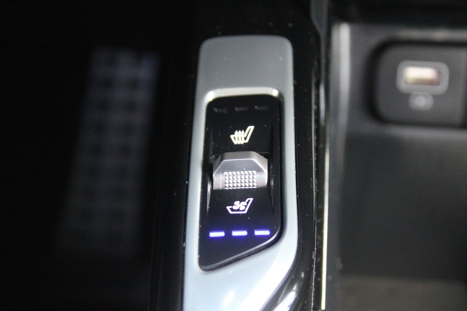 Certified 2023 Kia Sorento SX Prestige image 47