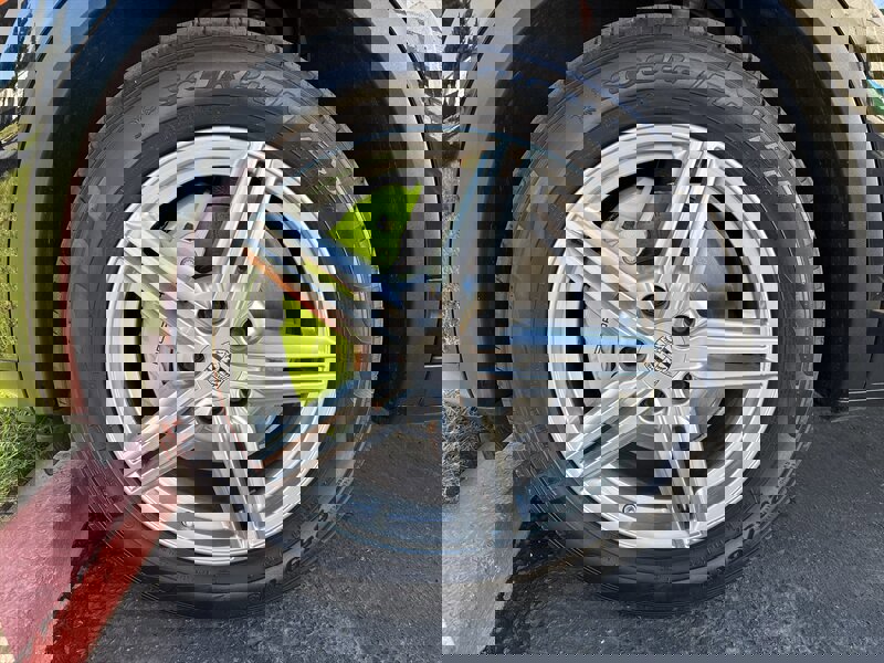 Used 2017 Porsche Cayenne S image 21