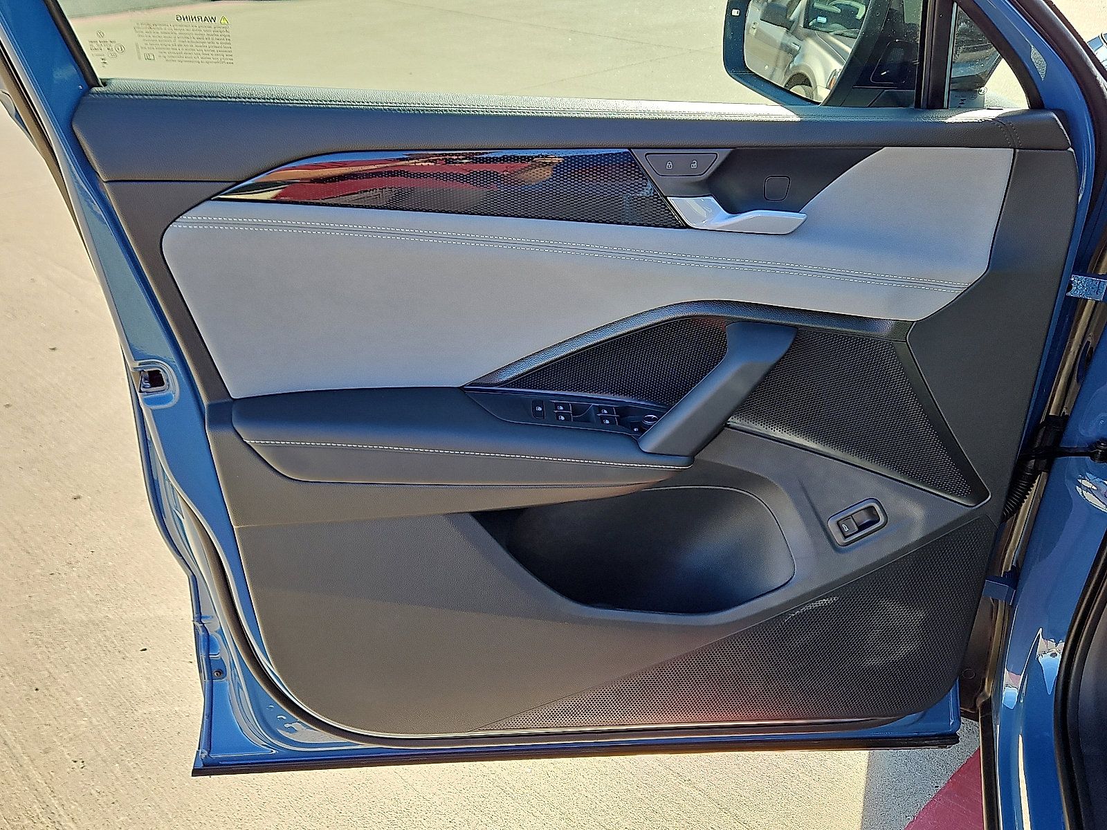 New 2026 Volkswagen Tiguan SE R-Line image 14