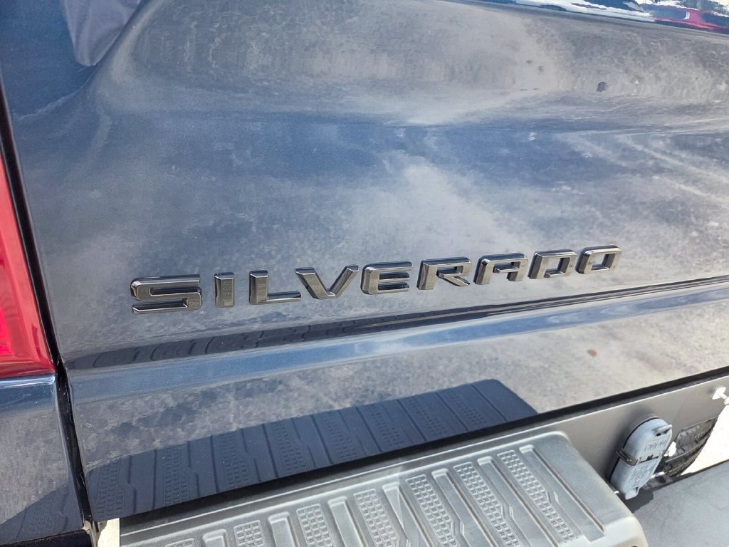 Certified 2023 Chevrolet Silverado 1500 Custom Trail Boss w/ LPO, Dark Essentials Package AWD/4WD image 12