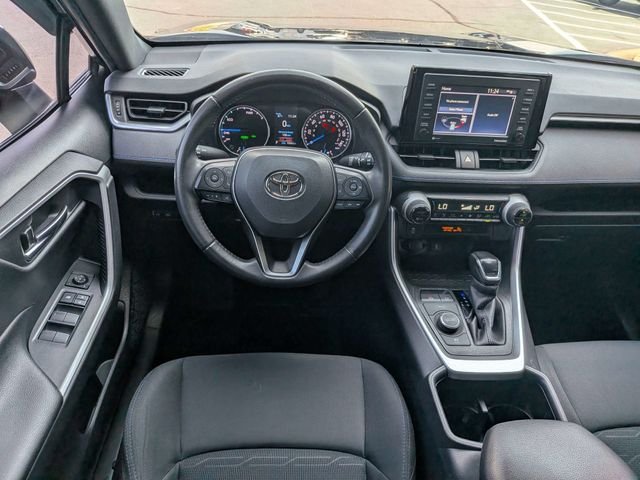 Used 2022 Toyota RAV4 SE AWD/4WD image 16