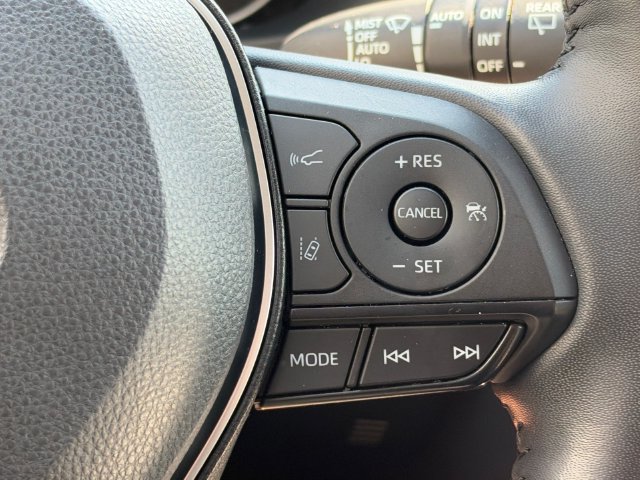 Used 2022 Toyota RAV4 XLE Premium AWD/4WD image 22