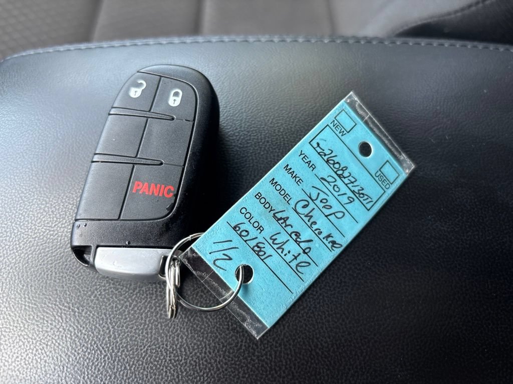 Used 2019 Jeep Grand Cherokee Laredo AWD/4WD image 30