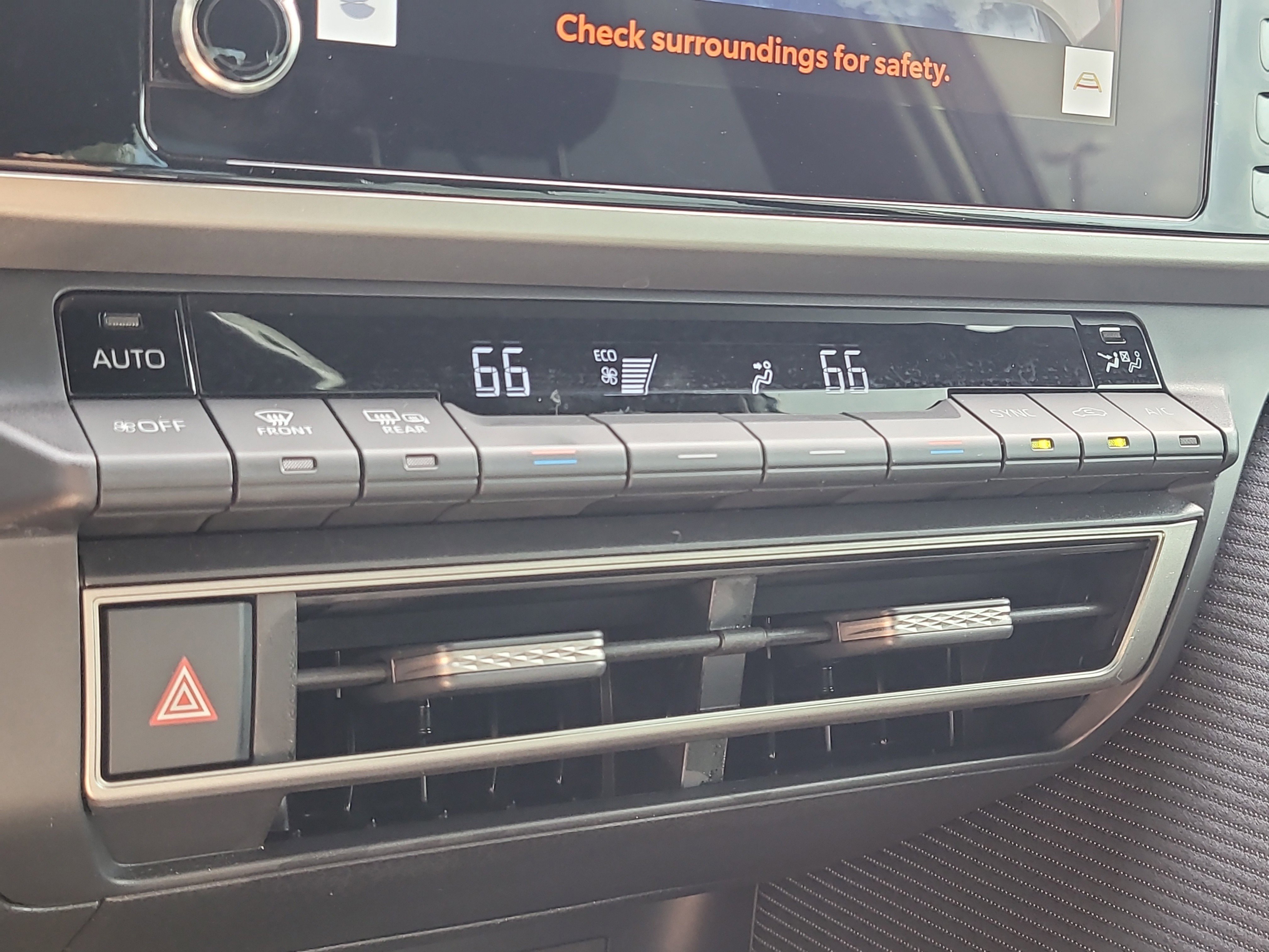 Certified 2025 Toyota Camry SE w/ Convenience Package image 24