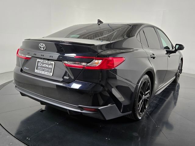 Used 2025 Toyota Camry SE image 6