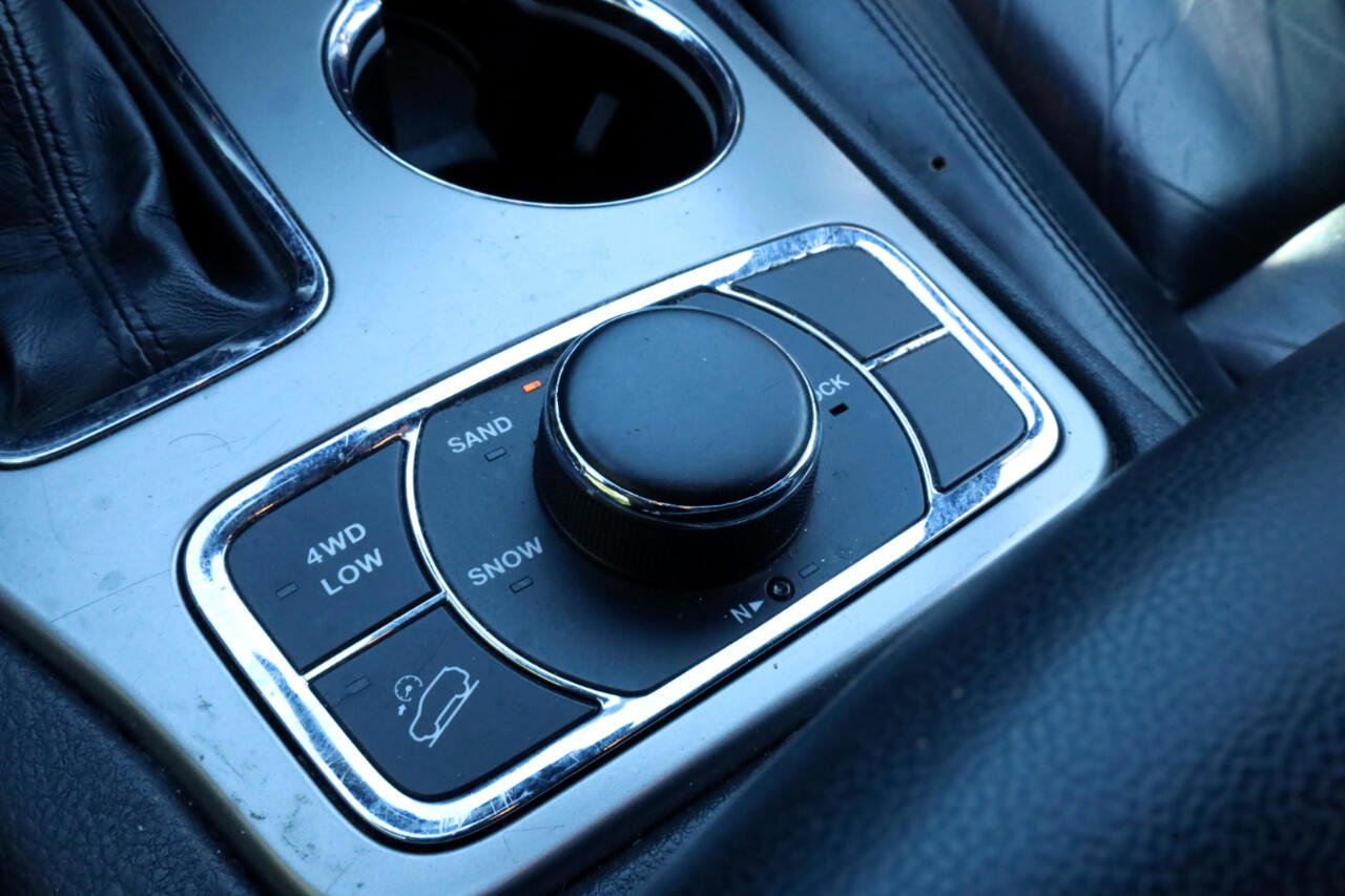 Used 2021 Jeep Grand Cherokee Limited image 12