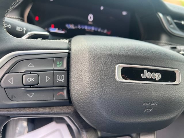 Used 2023 Jeep Grand Cherokee L Limited AWD/4WD image 29