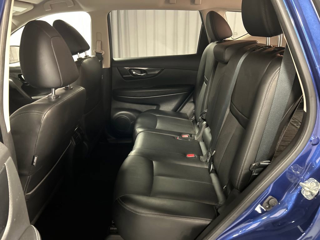 Used 2018 Nissan Rogue SL image 21