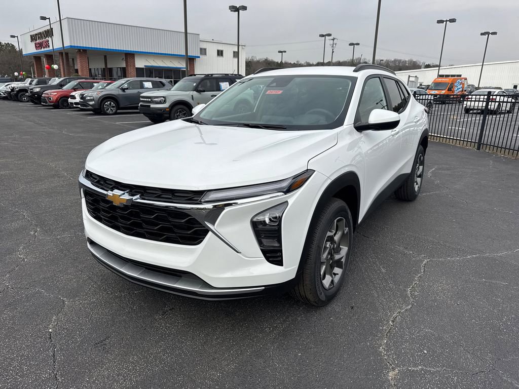 New 2026 Chevrolet Trax LT w/ Driver Confidence Package image 2