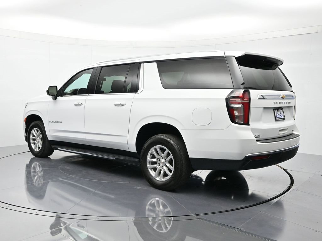 Used 2024 Chevrolet Suburban LT image 7