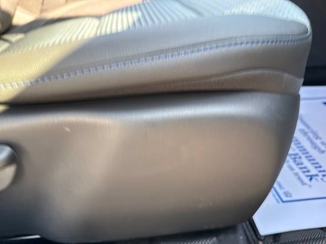 Used 2025 Chevrolet Trax LT w/ LT Convenience Package FWD image 19