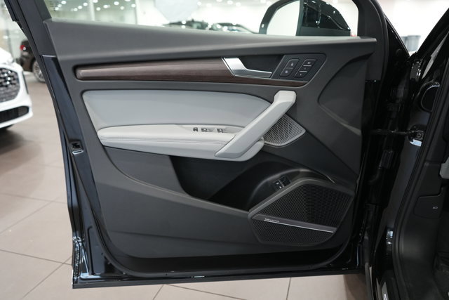 Used 2024 Audi Q5 e Premium Plus image 36