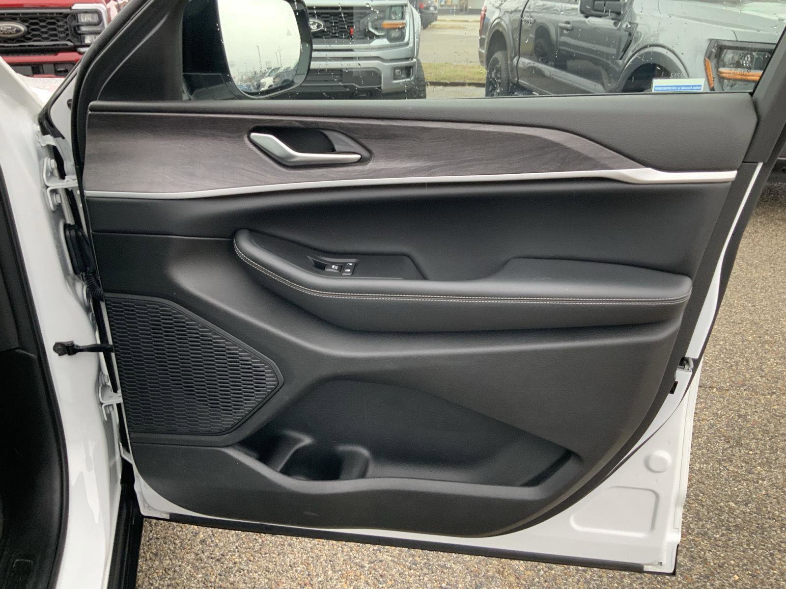 Used 2023 Jeep Grand Cherokee L Limited image 65