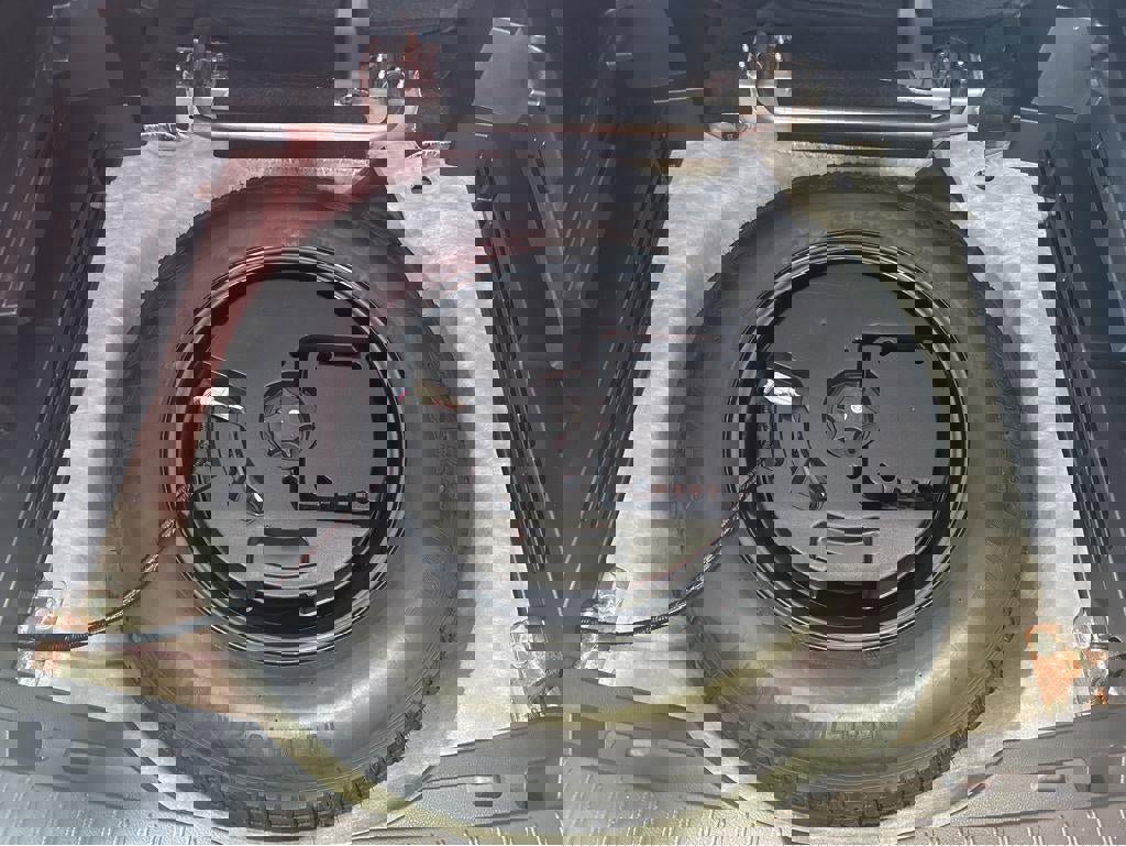 Used 2024 Nissan Rogue SV image 32