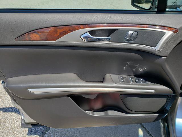 Used 2013 Lincoln MKZ FWD image 11