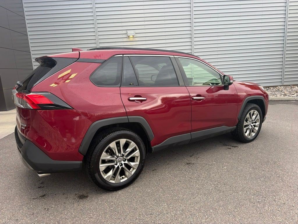 Used 2021 Toyota RAV4 Limited AWD/4WD image 5