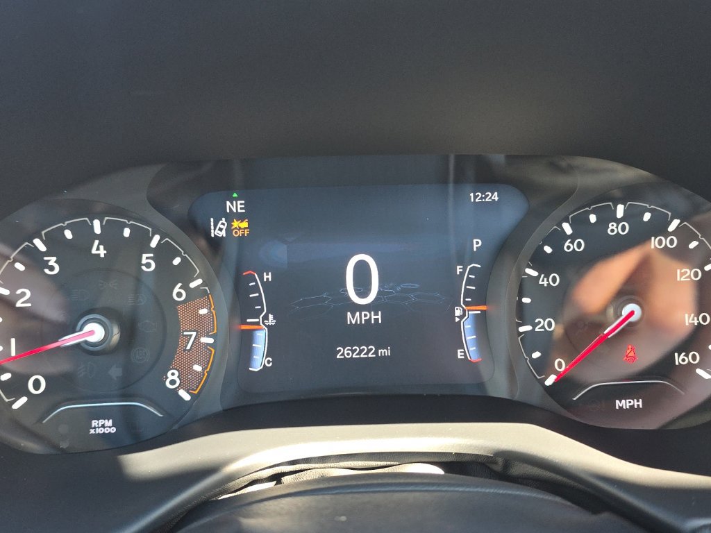 Used 2023 Jeep Compass Latitude w/ Sun and Sound Group AWD/4WD image 29