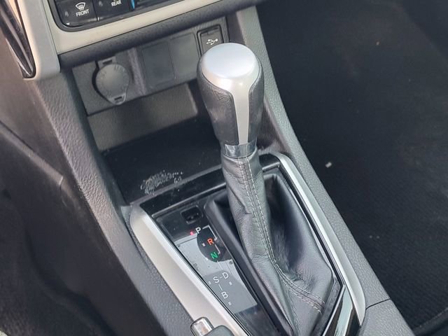 Used 2018 Toyota Corolla LE image 18