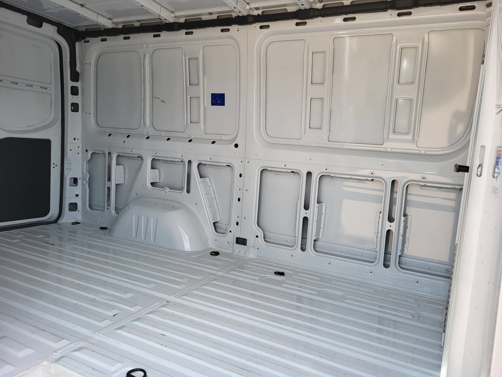 Used 2025 Mercedes-Benz Sprinter 2500 image 13