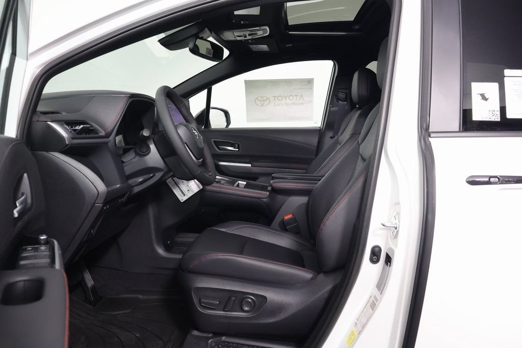 New 2026 Toyota Sienna XSE FWD image 5
