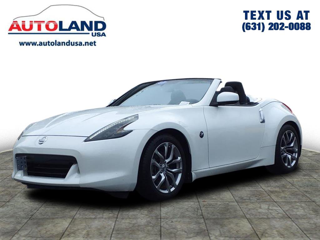 Used 2010 Nissan 370Z Touring image 1