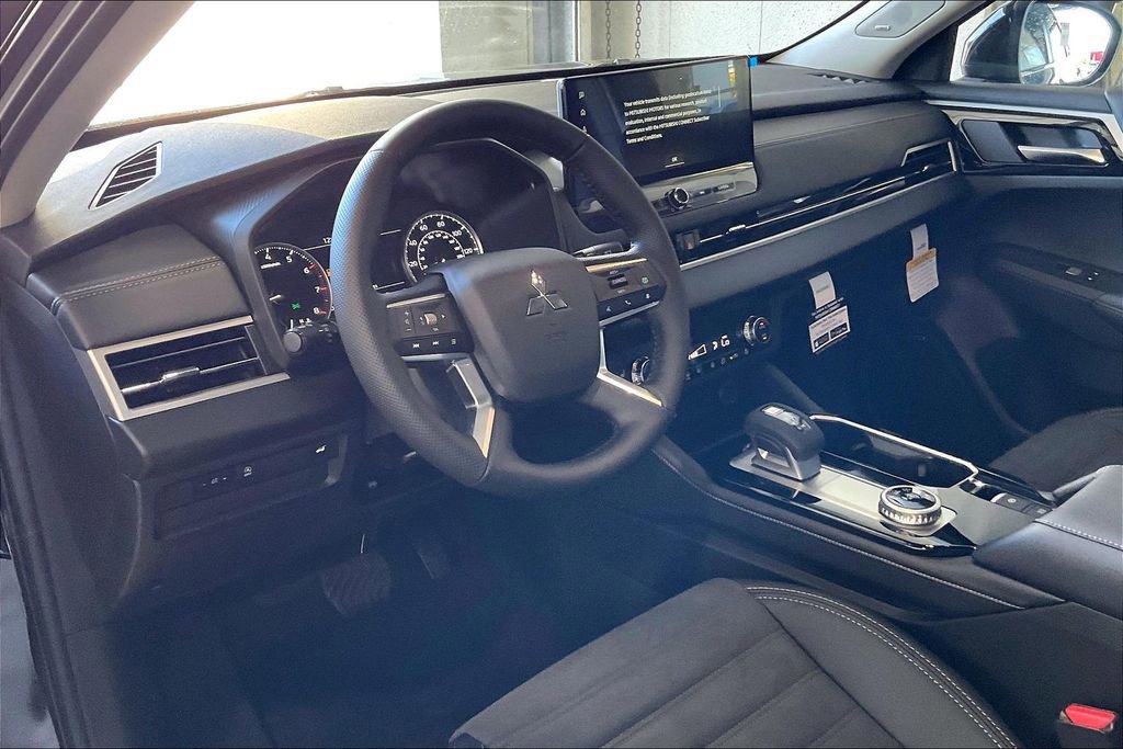 New 2026 Mitsubishi Outlander SE FWD image 6