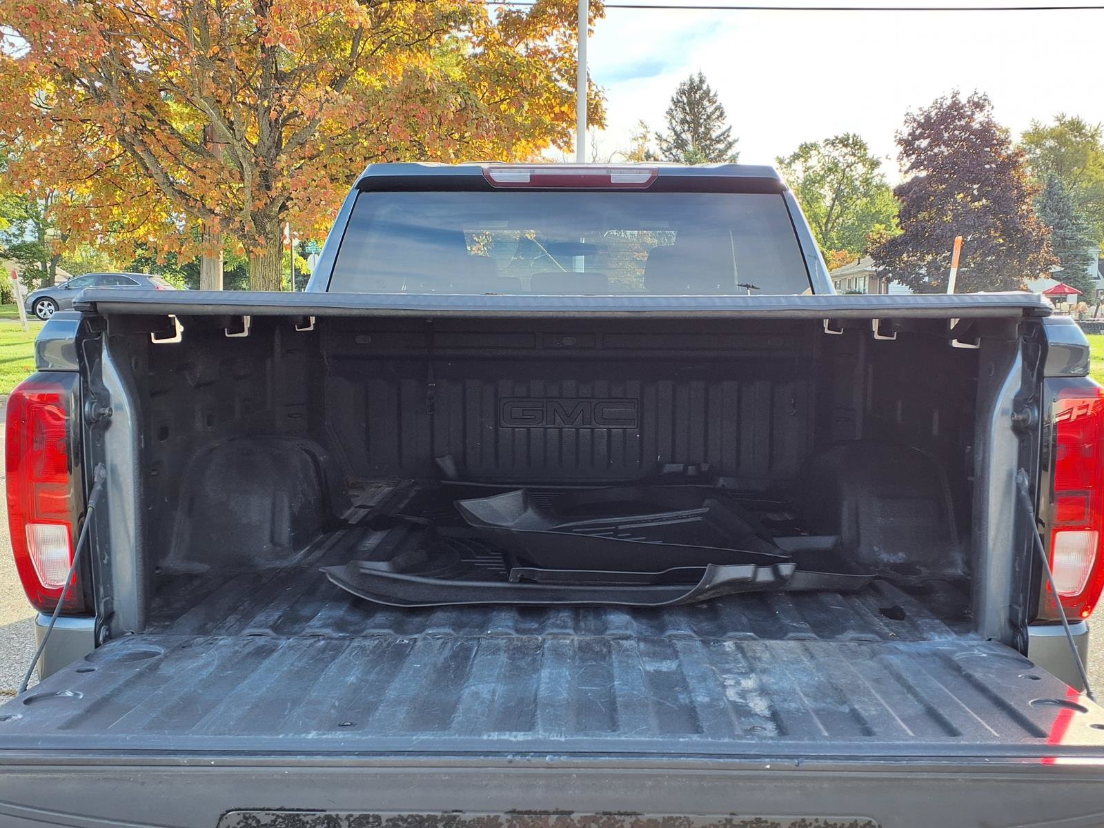 Used 2020 GMC Sierra 1500 SLE w/ SLE Value Package AWD/4WD image 10
